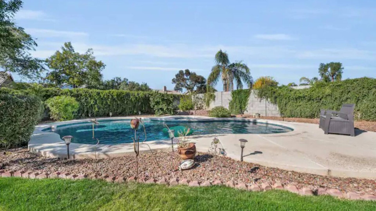 Paradise Valley Village Villa | Hiker's Dream: 4-Bed House with Pool near Mountain