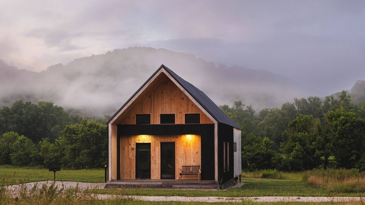 Stanton Cabin | Hiker's Haven at Three Suns Cabins