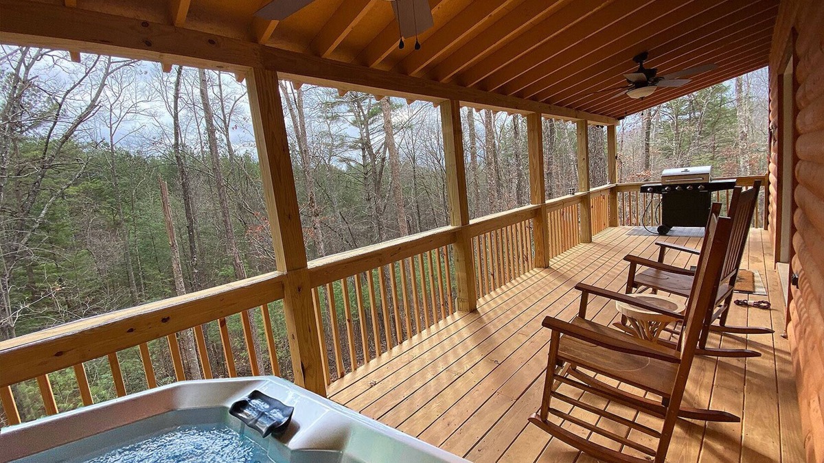 Murphy Cabin | Hiker’s Hideaway Cabin, Forest View, Hot Tub, Fast WiFi, Fireplace