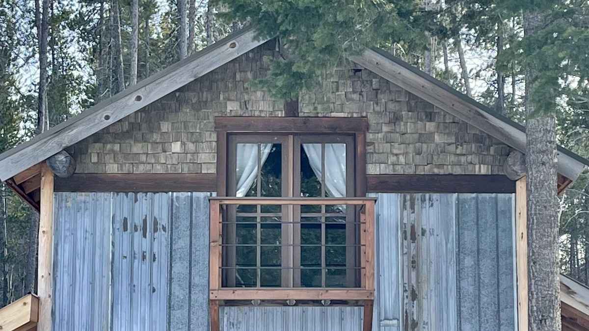 West Glacier Apartment | Hiker's Rest: A Relaxing Retreat 5 miles from Glacier National Park