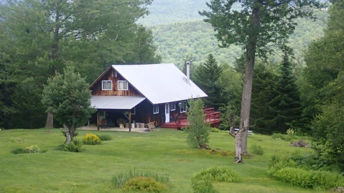 Granville Cabin | Hikers and Mt Bikers paradise 4 Bedroom lodge in remote central Vermont