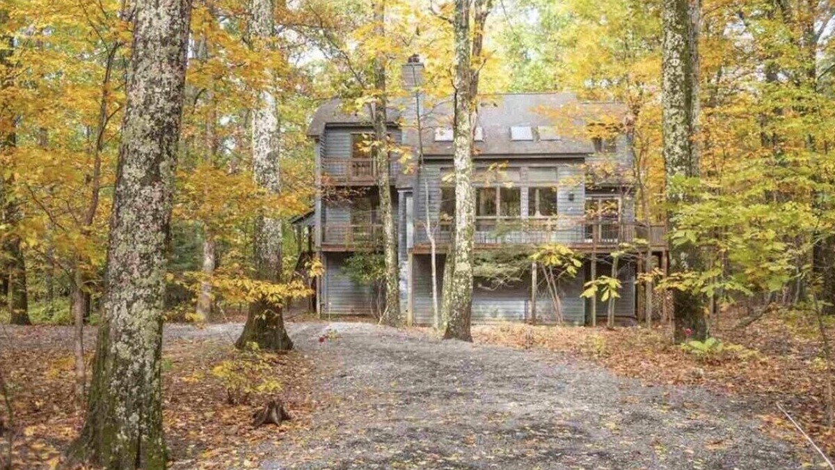 Nellysford House | Hiker’s paradise! Come relax this summer!