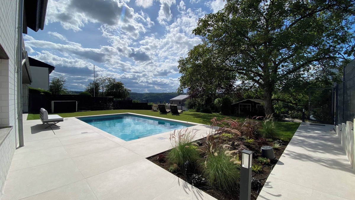 Erpel Apartment | Hiking & relaxing, garden/pool/gym/sauna/fireplace corner