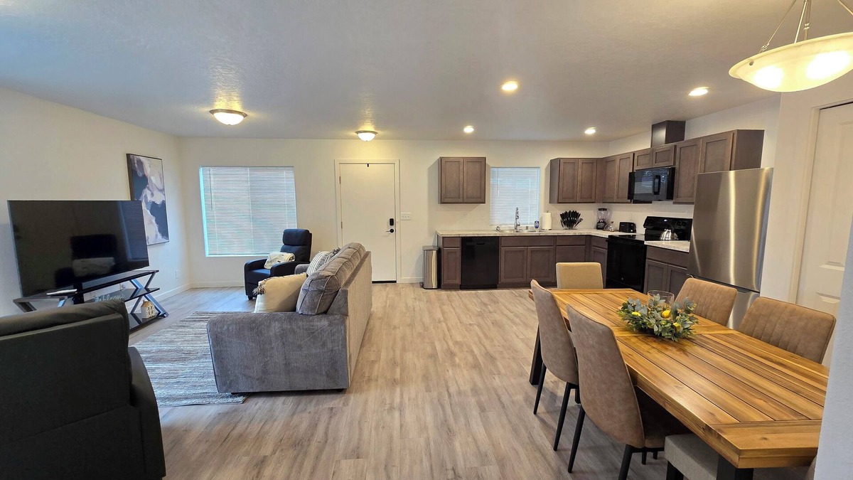 Umatilla House | Hill Base Modern