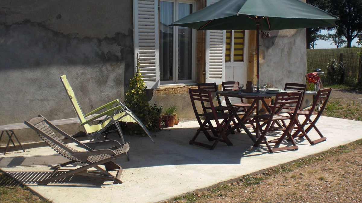 Chenay-le-Chatel Cottage | hill cottage chenay le chatel