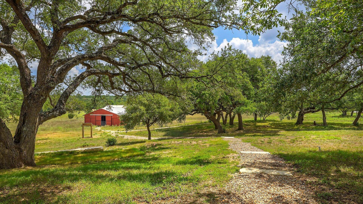 Driftwood House | Hill Country Getaway
