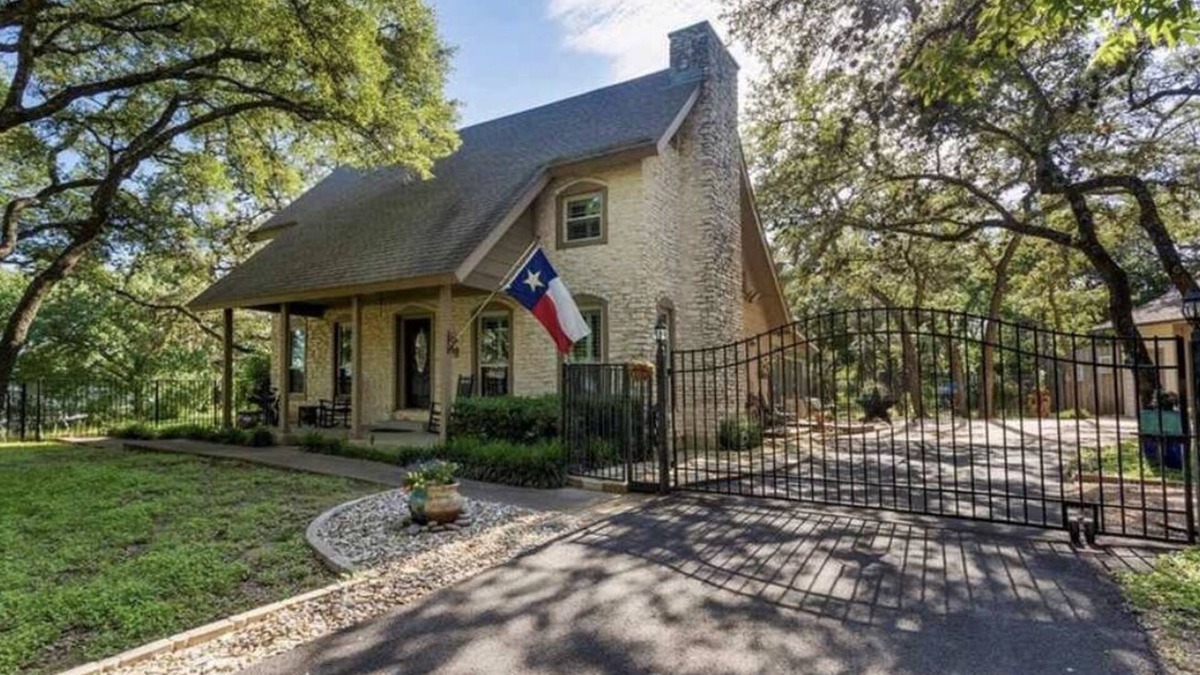 Austin House | Hill Country Hideaway on 1 Acre and Near Everything!