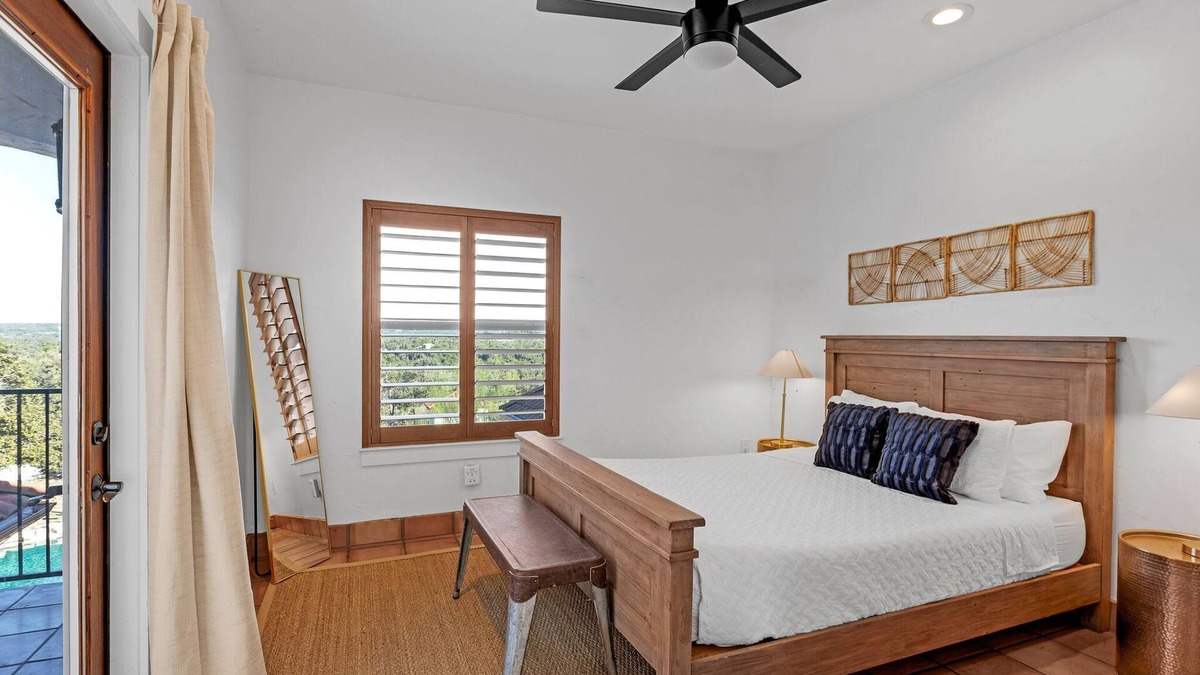 Austin House | Hill Country Mansion | Event Venue | Pool | Spa