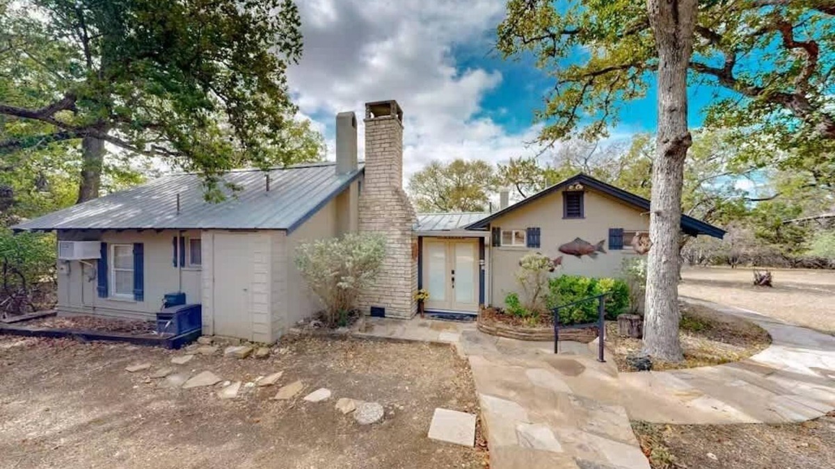 Ingram House | Hill Country Retreat - 2 bedroom/2 bath