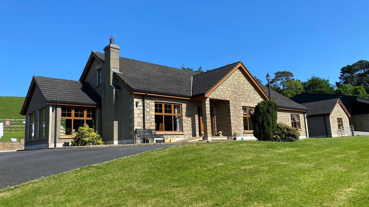 Drumaness Other | Hill Farm Spacious 4-Bed Countryside Home