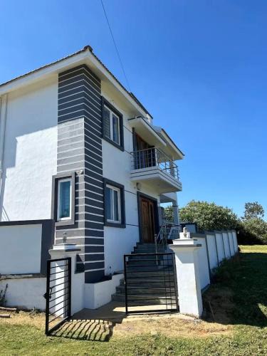 West Mere Hotel | Hill Grove By Brown Tree Resorts