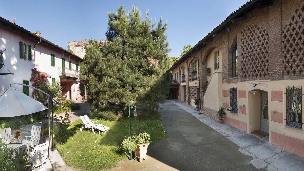 Guarene Apartment | Hill of Alba/Langhe/Roero- Romantic historic home- 7 nights special offer