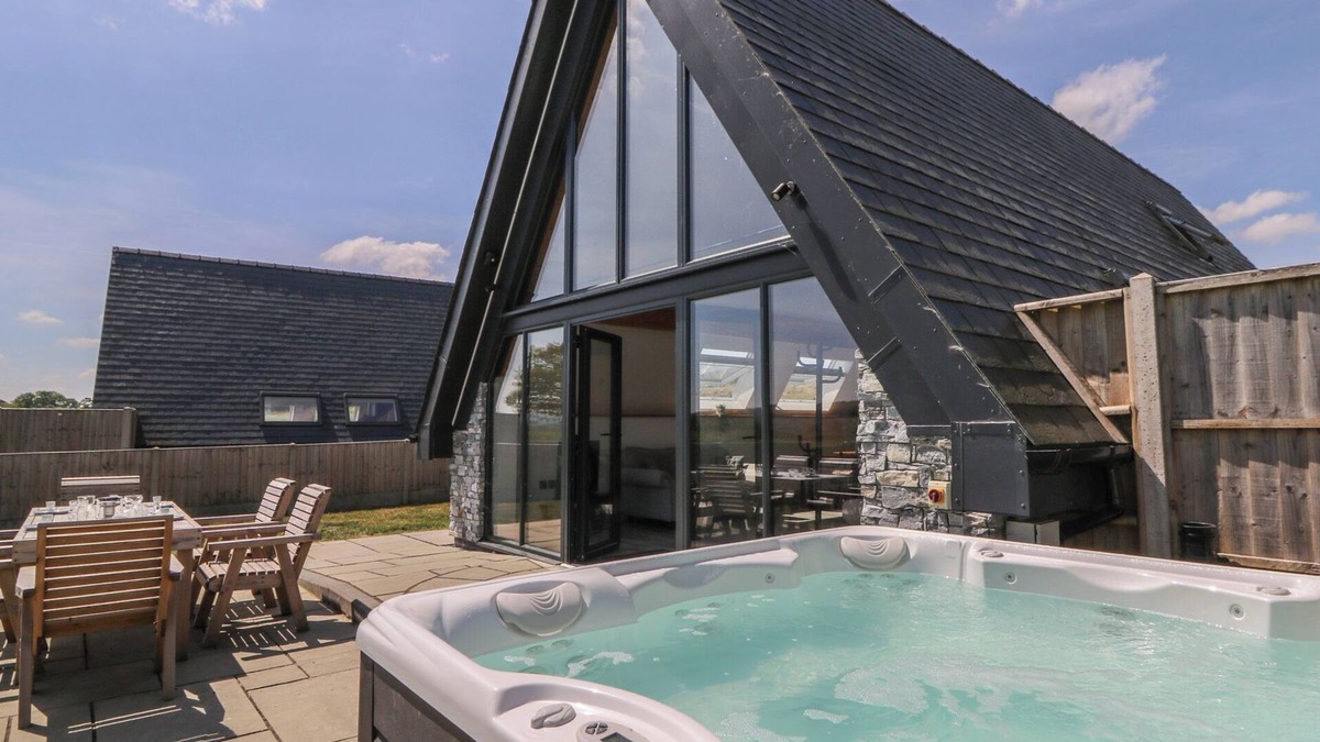 Llandrindod Wells Cottage | HILL RADNOR - THE SHEEPFOLD, pet friendly in Llandrindod Wells