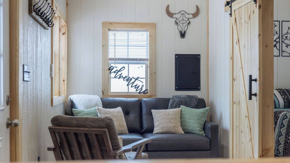 Little Valley Cabin | Hill Side Suite
