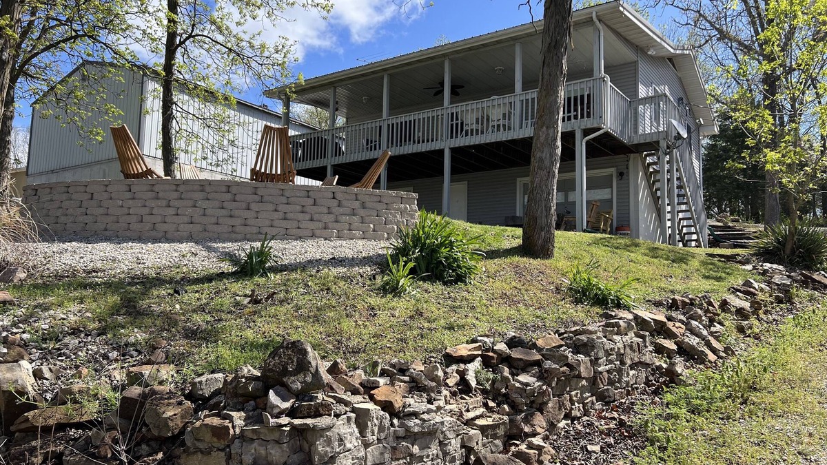 Pittsburg House | Hill Top Haven Dock! Lake access!
