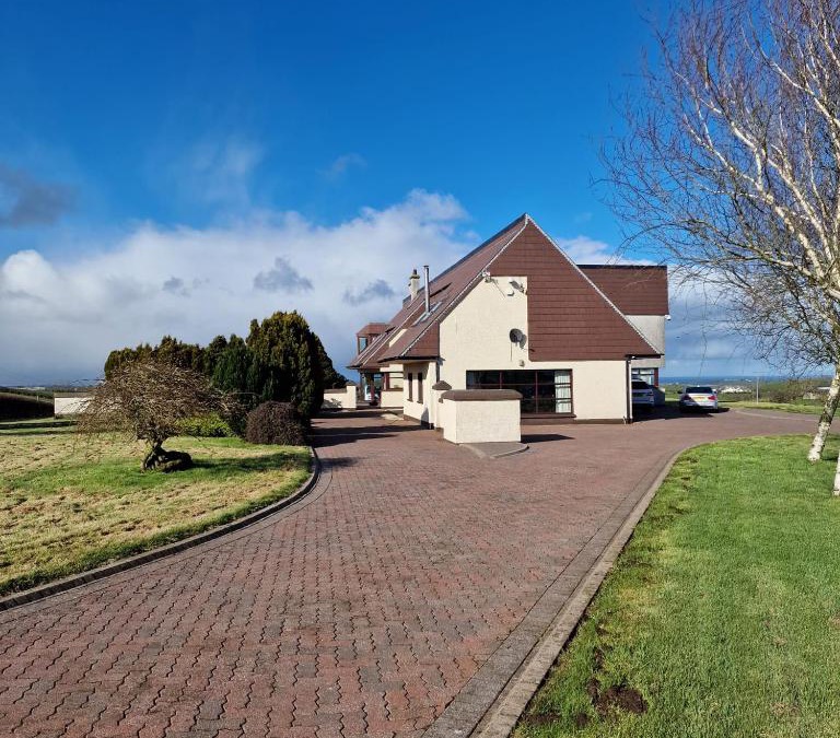 Larne House | Hill Top House