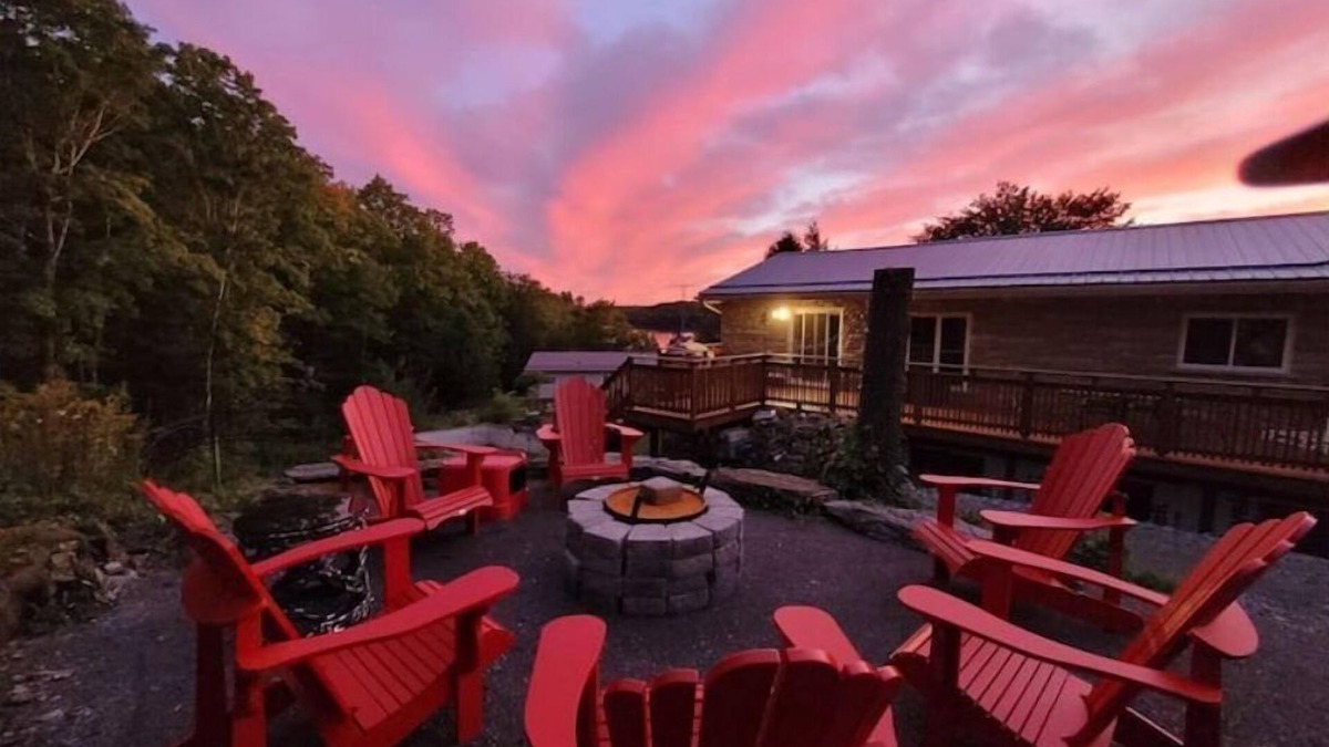Tudor and Cashel Cottage | HILL TOP PARADISE WITH LAKE VIEW AND LAKE ACCESS