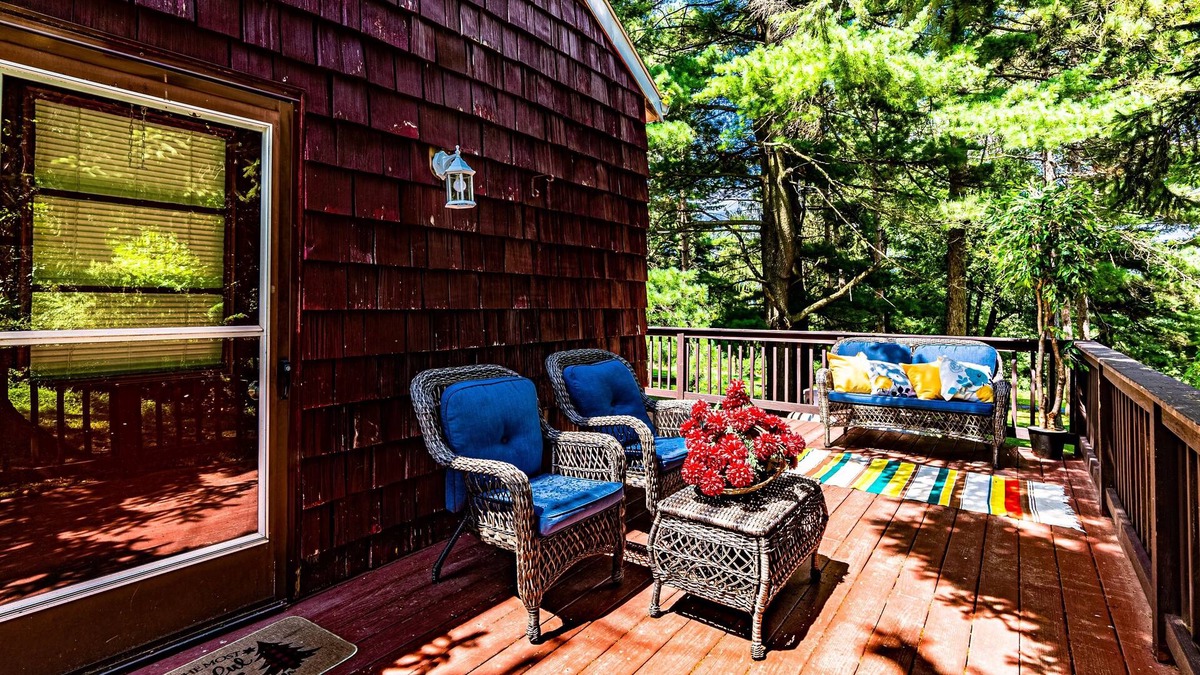 Waynesboro Cottage | Hill Top Retreat Cottage With Amazing Views