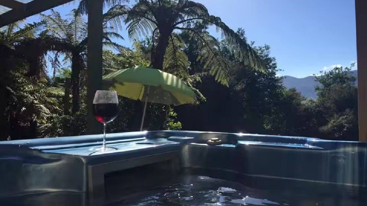Collingwood House | Hill View Haven *FREE WIFI* *FIRE* *SPA*