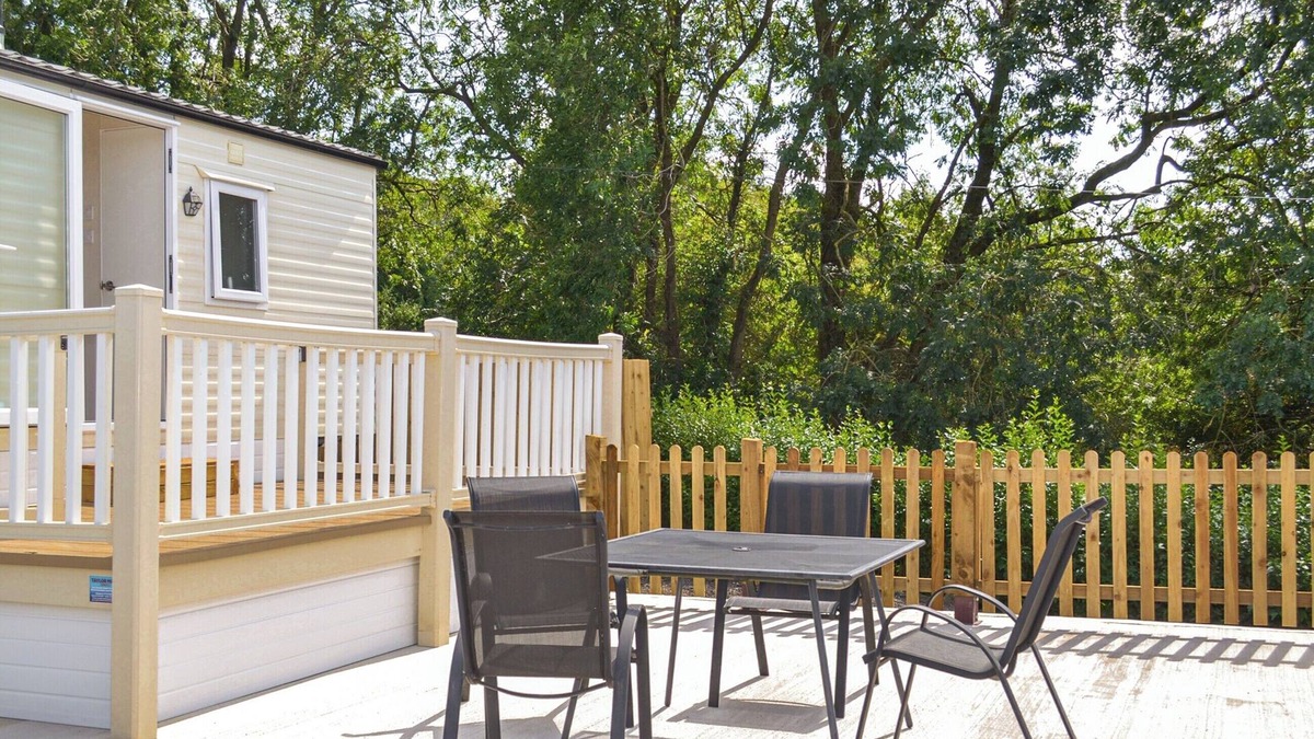 Gainsborough Cottage | Hillcrest Caravan - UK44798