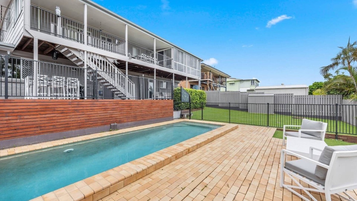 Scarness House | Hillcrest House A Poolside Retreat on the Coast
