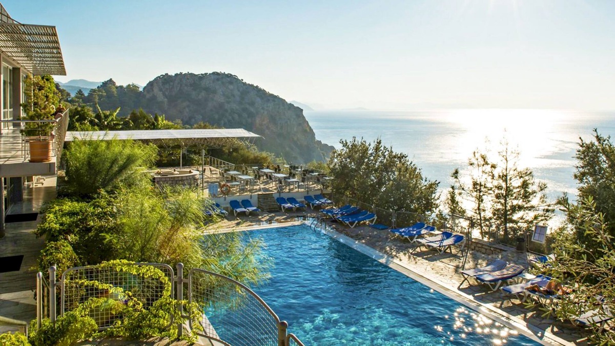 Turunc Condo | Hills, Beach, Pool! Paradise in Turunç