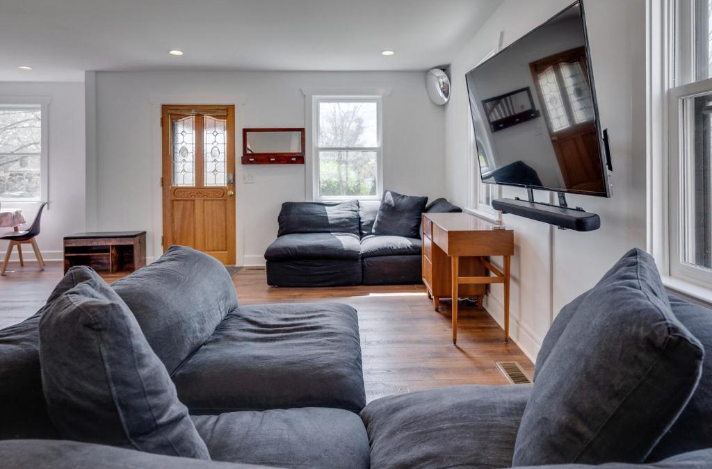 Hillsboro West End House | Hillsboro Village Hideaway