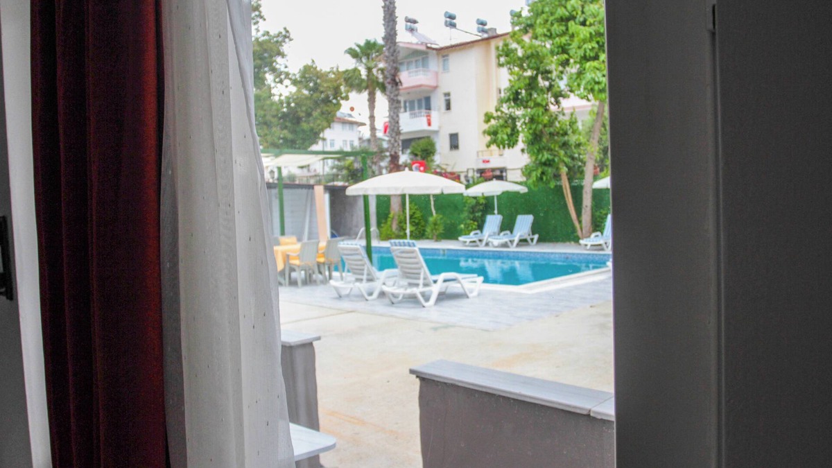 Kemer Mahallesi Apartment | Hillside Apart House