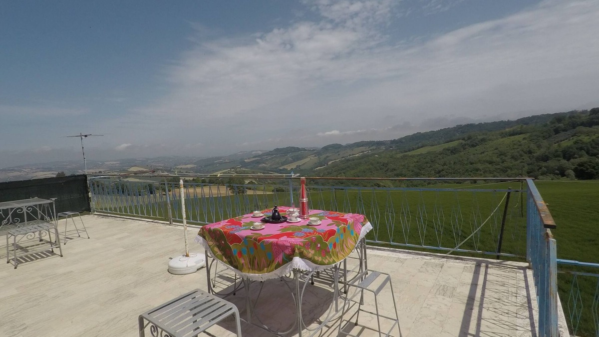 Monterubbiano House | Hillside apartment with sea view.