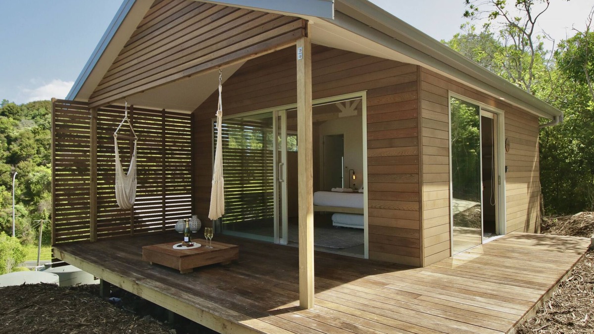 Oneroa Cabin | 🏖Hillside Cabin in Oneroa