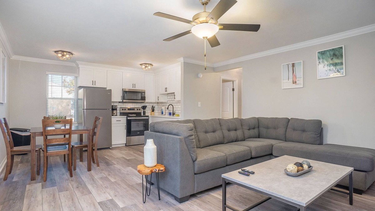 Bayview Apartment | Hillside Cove - Helm Suite