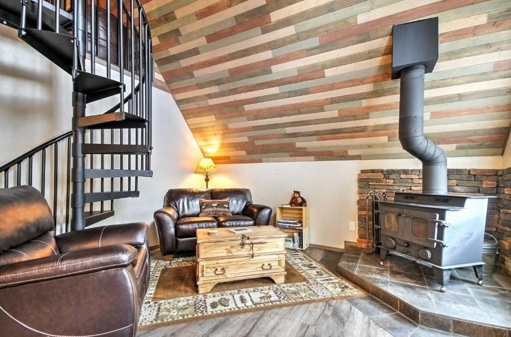 Cripple Creek House | Hillside Cripple Creek Cabin with Hot Tub, Mtn Views