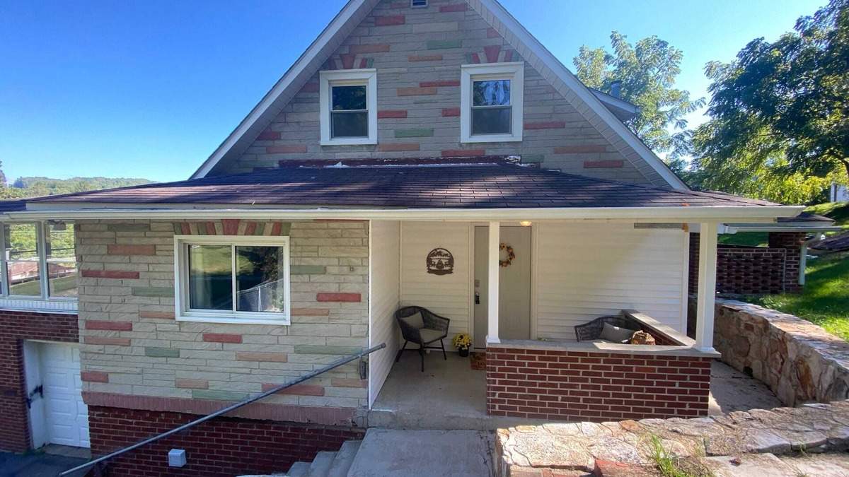 Glen White House | Hillside Hideaway-FALL SPECIALS, MESSAGE FOR DETAILS-Winterplace and National Pa