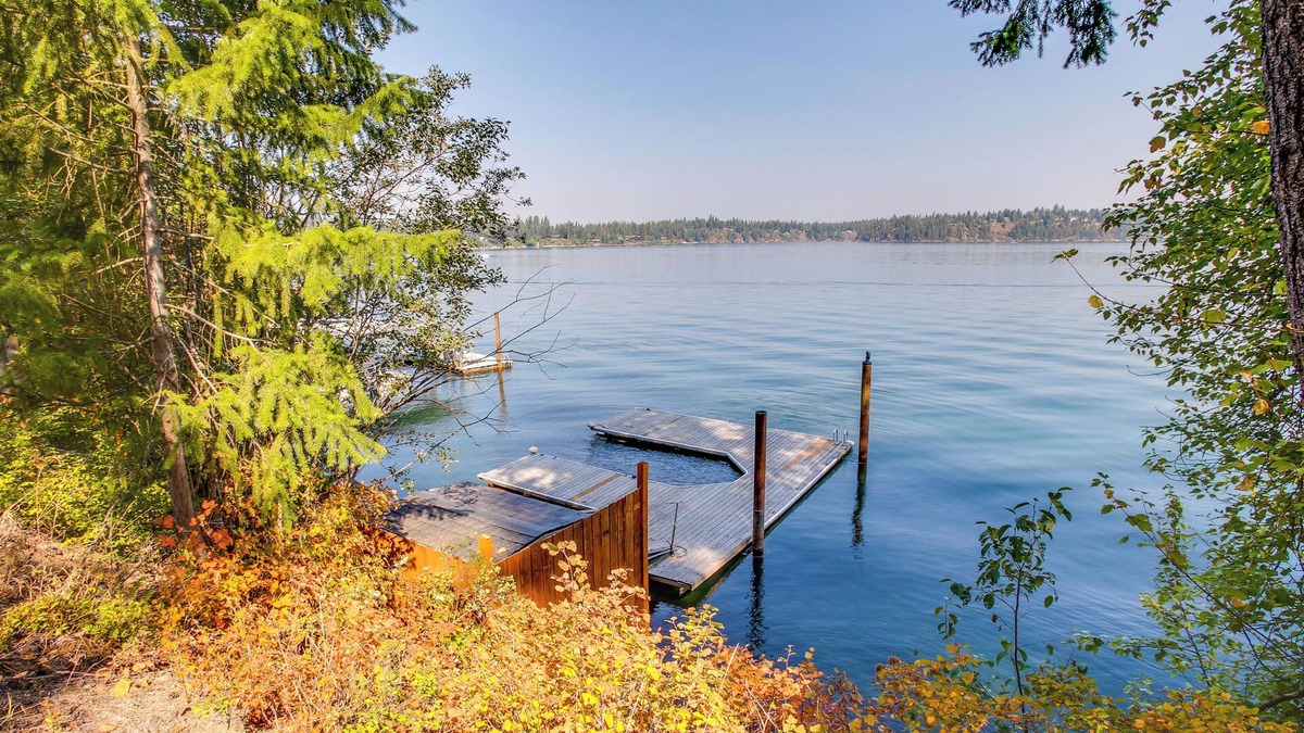 Hayden View Estates House | Hillside Home w/Dock ~ 8 Mi to Coeur d'Alene!