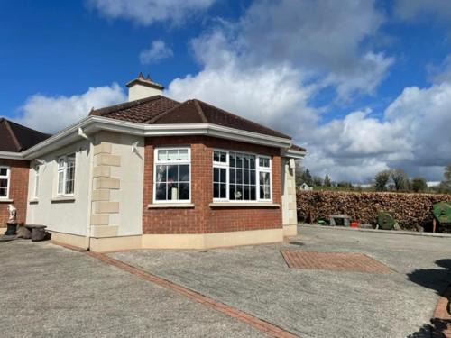 Ballinamuck Apartment | Hillside House - Rose Cottage