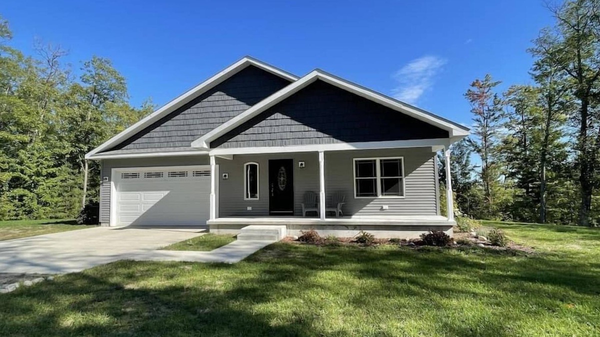 Lewiston House | Hillside Pines Summar