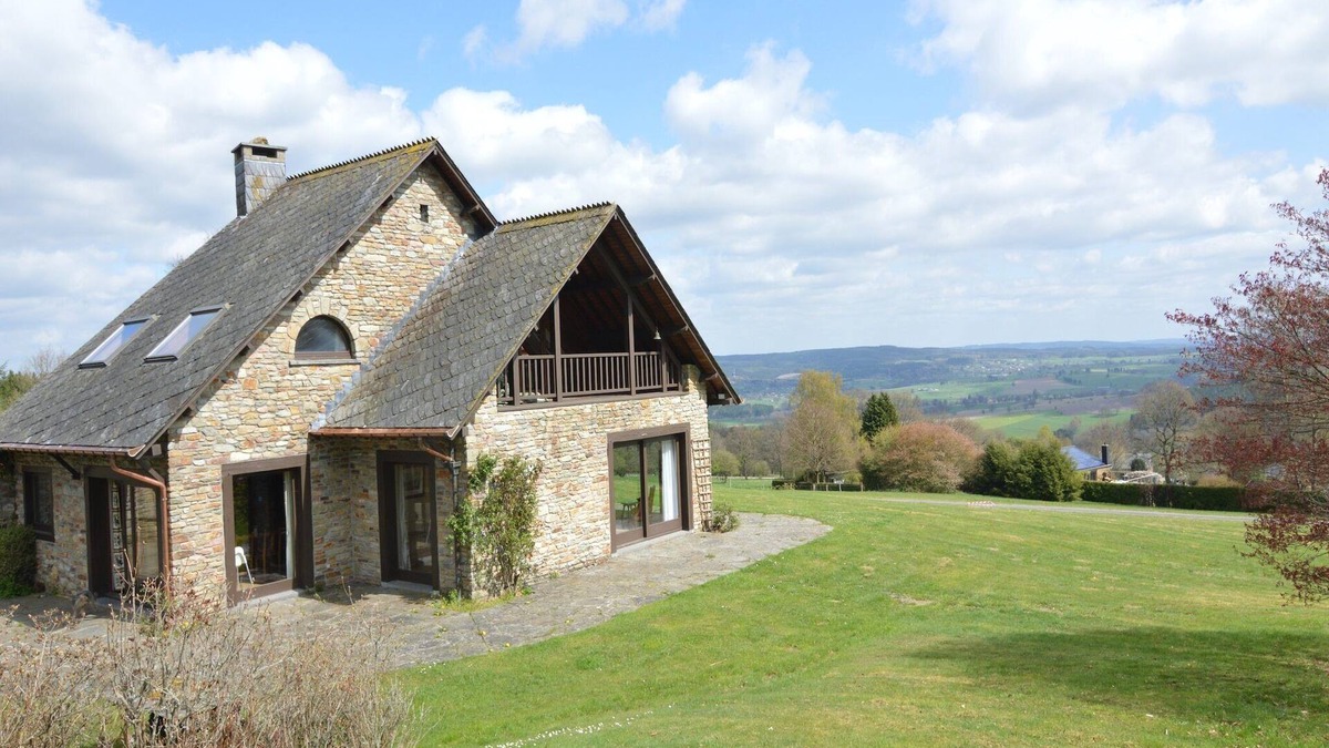 Lierneux House | Hillside Retreat with Pond