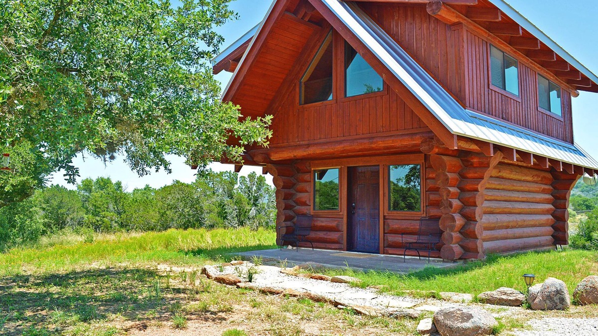 Marble Falls Cabin | Hillside: Scenic Escape with Lake Views Awaits!