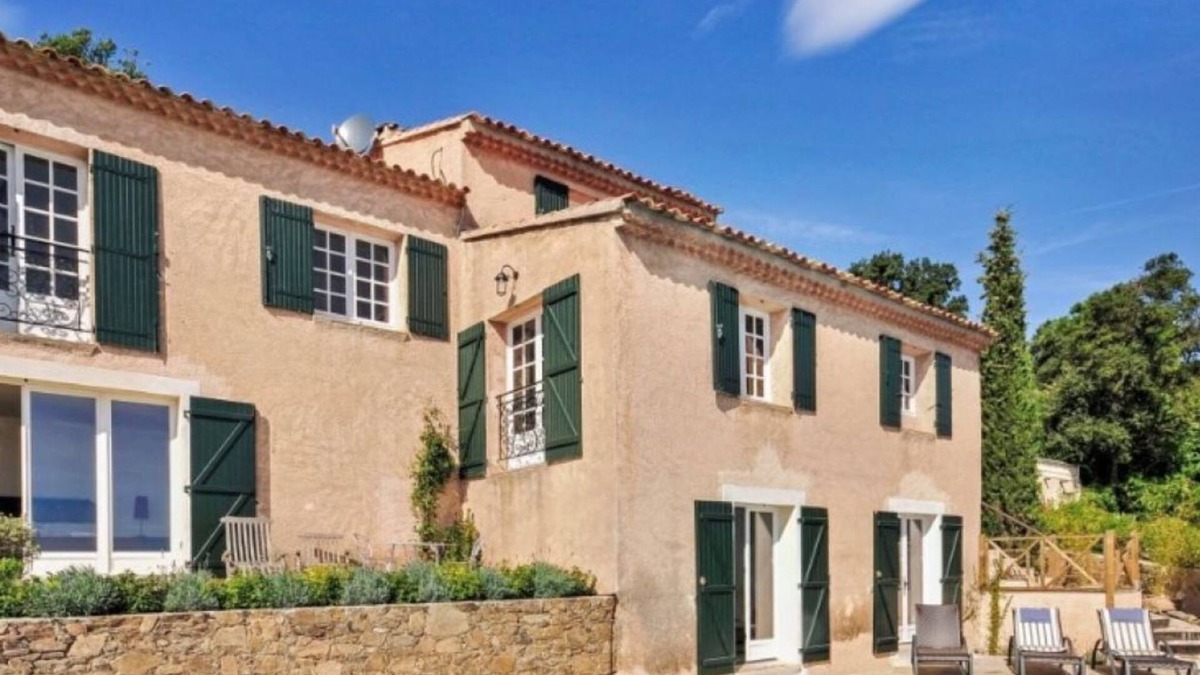 La Garde-Freinet Villa | Hillside Village House With Air Con Bedrooms And Stunning Views