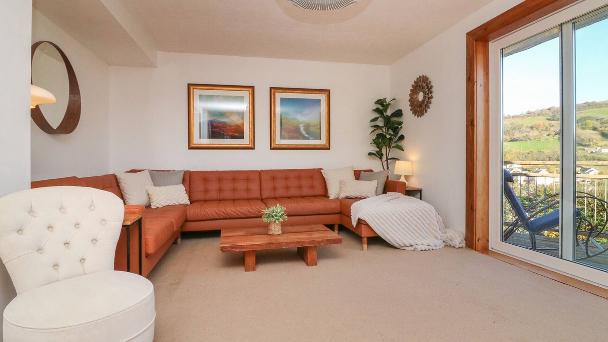 Combe Martin House | HILLSVIEW, pet friendly, character holiday cottage in Combe Martin