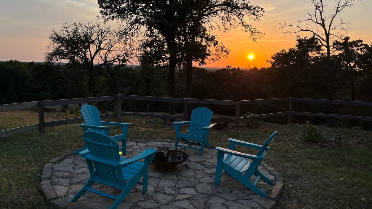 Caldwell Cabin | Hilltop Cabin Sunset Views @ The Farm on a Hill