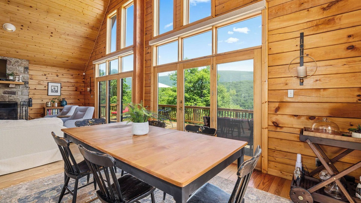 Valley Springs House | Hilltop Cabin w/Stunning Views Minutes to Homestead Resort
