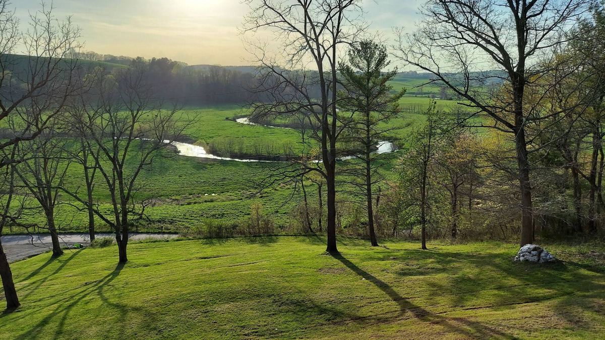 Woodlawn House | Hilltop Creek View Home- 10 min from Galax. Solo Travelers Cpls, & Sm. Families.