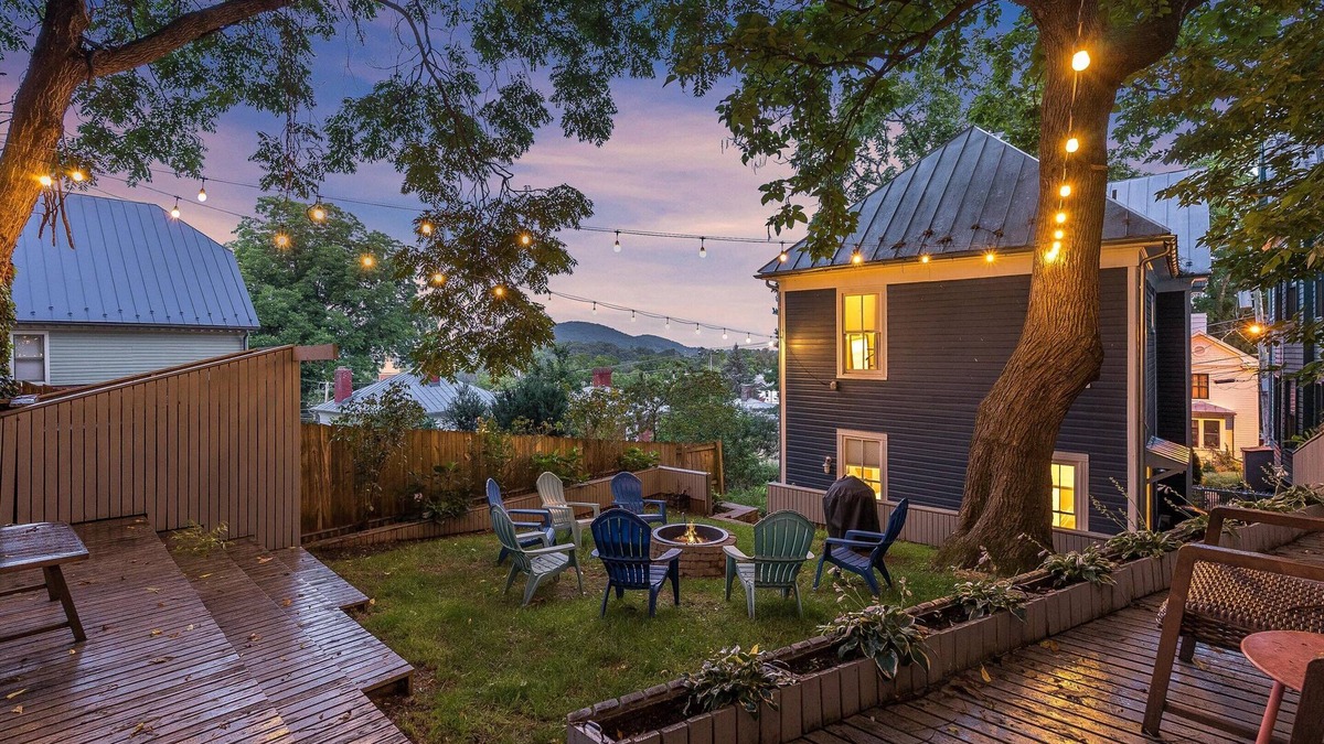 Staunton House | Hilltop Hideaway: Fenced Yard, Walkable