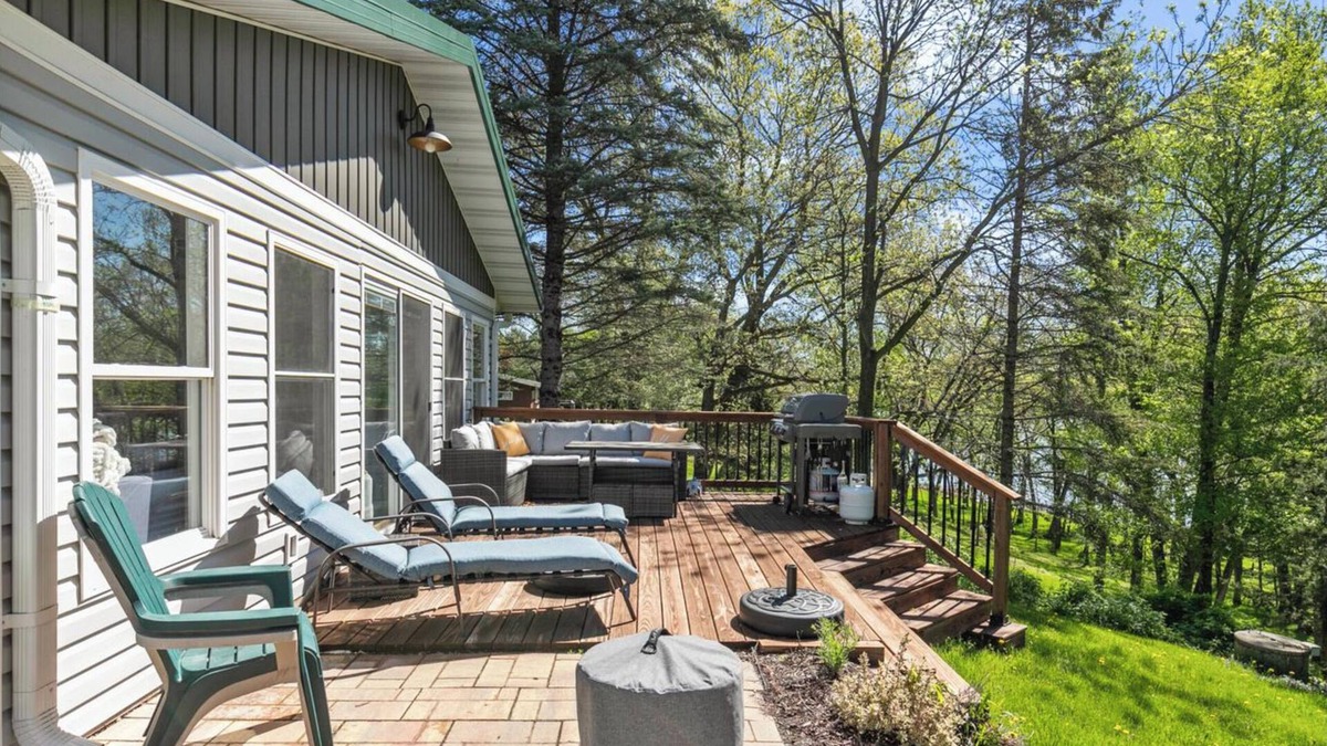 Markesan Cottage | Hilltop Hideaway on Big Twin Lake, minutes from Green Lake attractions.