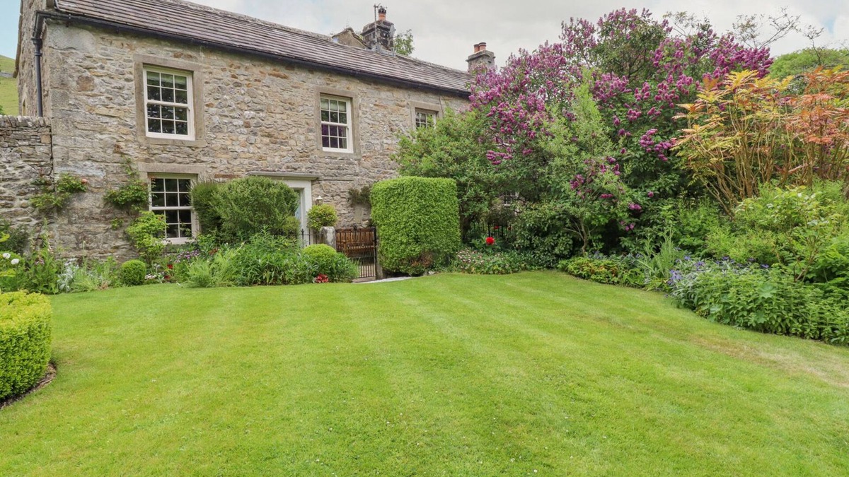 Starbotton Cottage | HILLTOP HOUSE, family friendly, luxury holiday cottage in Starbotton