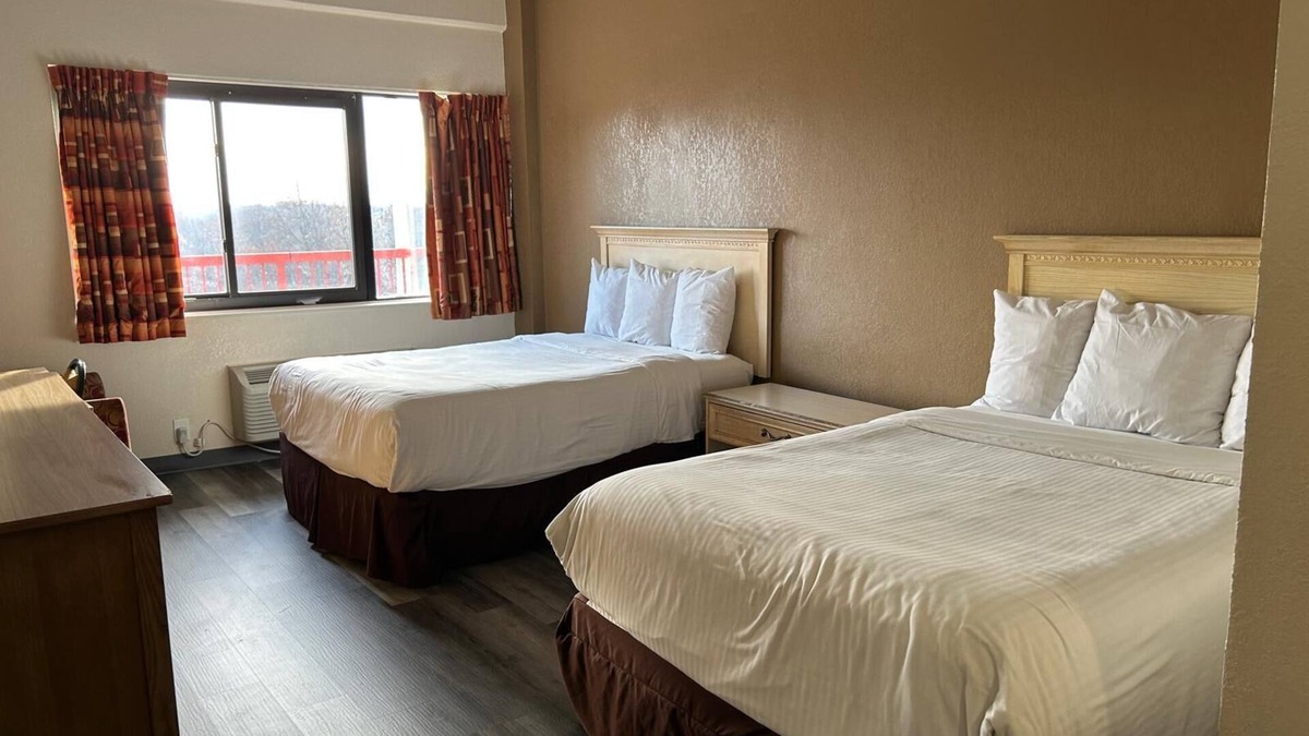 Northwest Yonkers Hotel | Hilltop Inn & Suites