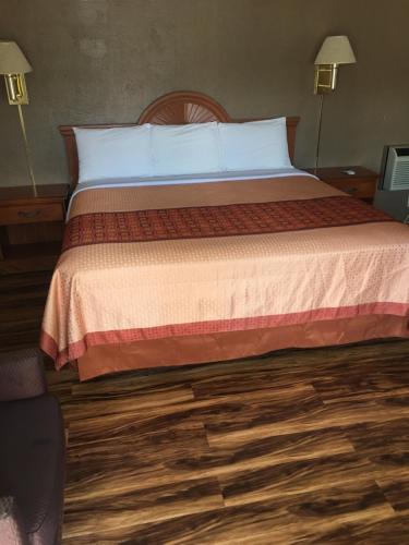 Franklin Hotel | Hilltop Inn