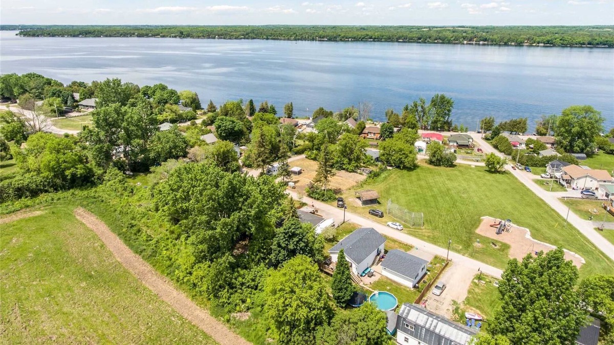 Dunsford House | Hilltop Shack with hot tub & sauna on Sturgeon Lake
