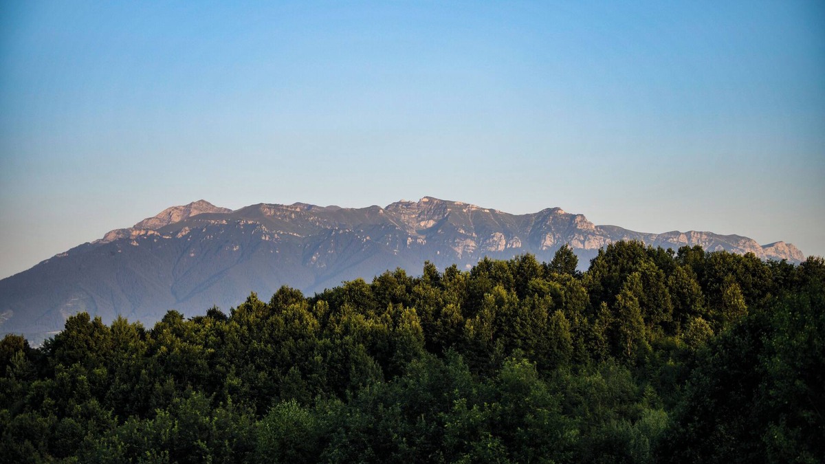 Zarnesti Villa | Hilltop Villa with Breathtaking Mountain Views - Sauna & Pool